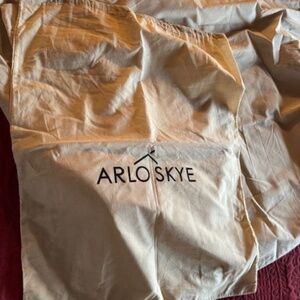 Medium cream color drawstring hamper bag NEW